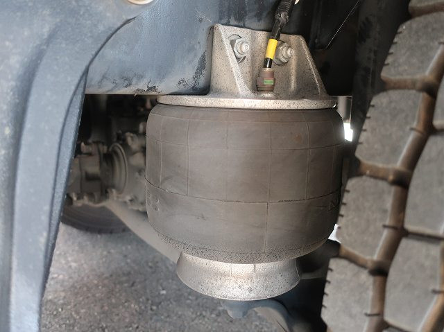 中古トラック いすゞアルミウィング ＃10