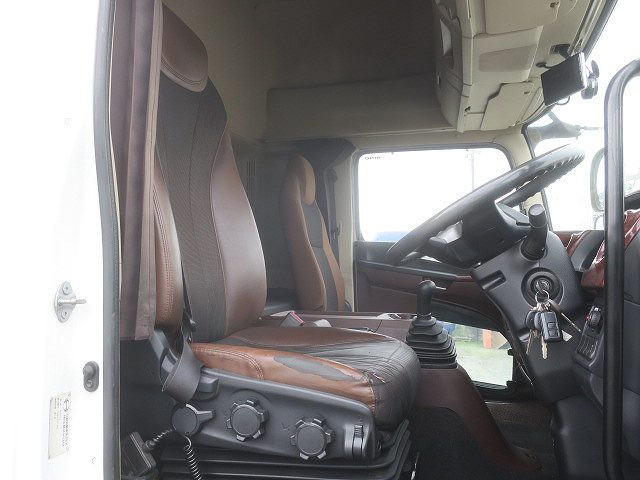 中古トラック 日野 レンジャー 中型冷凍バン