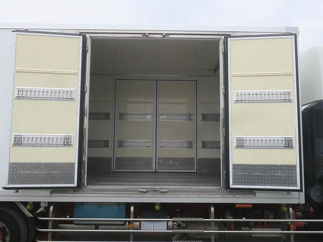 中古トラック 日野冷凍バン ＃8
