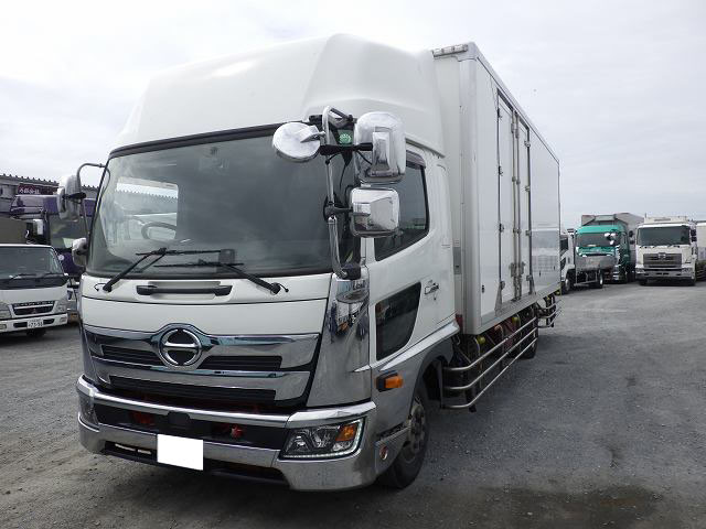 日野　冷凍バン