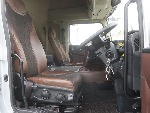 中古トラック 日野 プロフィア 大型アルミウィング