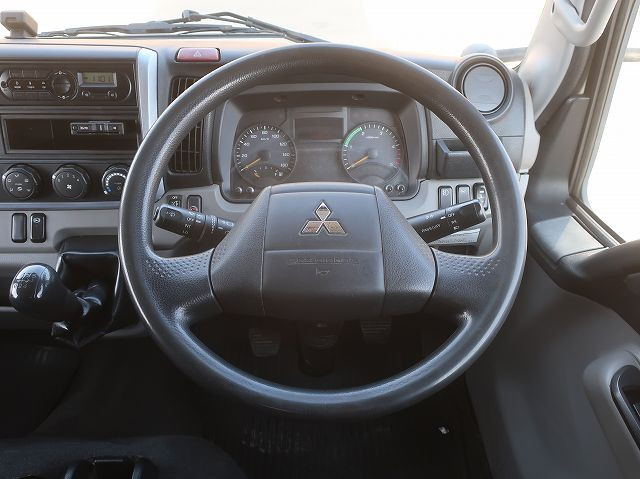 中古トラック 三菱ふそう キャンター 2tアルミバン