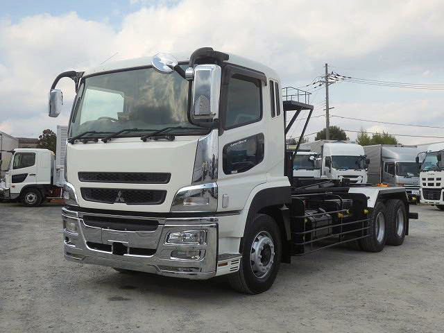 2011 Mitsubishi Fuso Super Grade Heavy-Duty Arm Roller, 22-ton Truck, ShinMaywa Twin Hoist, 2 Differentials, 10.6-ton Load Capacity, 380 HP, Approximately 650,000 km on the Meter.