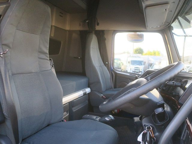 中古トラック ボルボトラクタヘッド ＃13