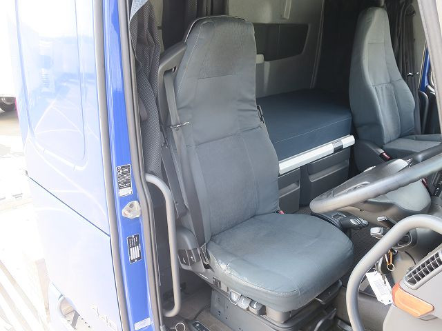 中古トラック ボルボトラクタヘッド ＃13
