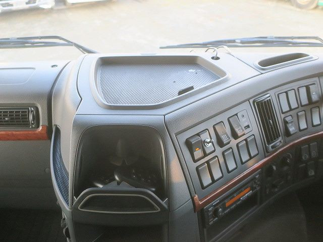 中古トラック ボルボトラクタヘッド #15