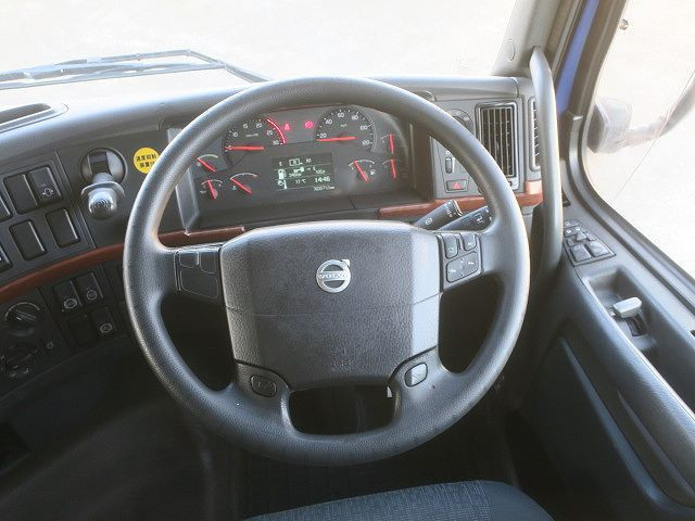 中古トラック ボルボトラクタヘッド ＃16