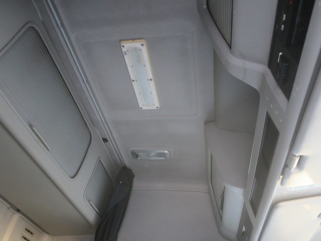 中古トラック ボルボトラクタヘッド ＃24