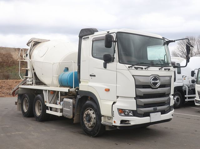 中古トラック 日野コンクリートミキサー車 ＃2