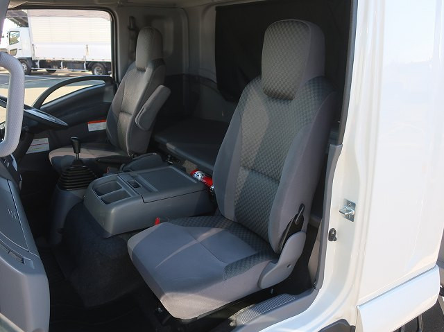 中古トラック いすゞ フォワード 中型アルミウィング