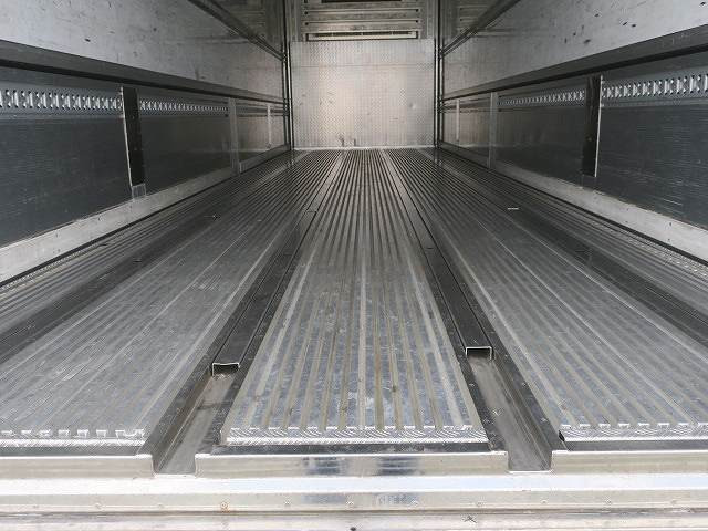 中古トラック 三菱ふそう冷凍ウィング ＃8