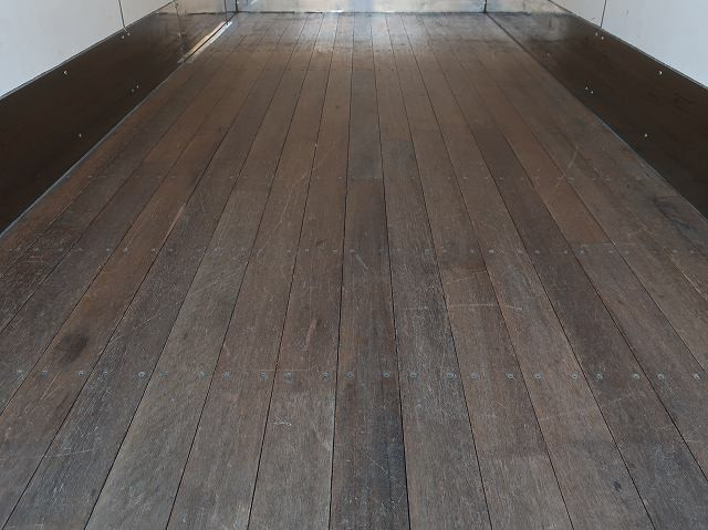 中古トラック いすゞ エルフ 小型アルミバン