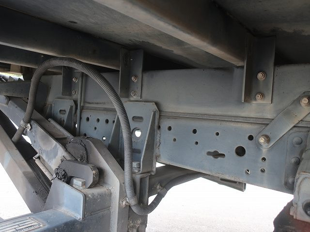 中古トラック 三菱ふそう キャンター 2tアルミバン