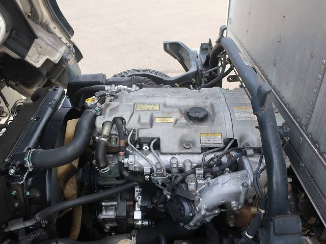 中古トラック 三菱ふそうアルミバン #9