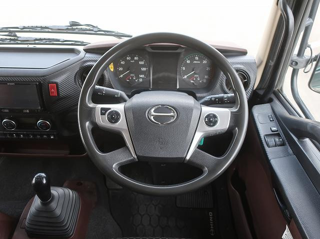 中古トラック 日野ヒアブクレーン付平ボディ ＃17