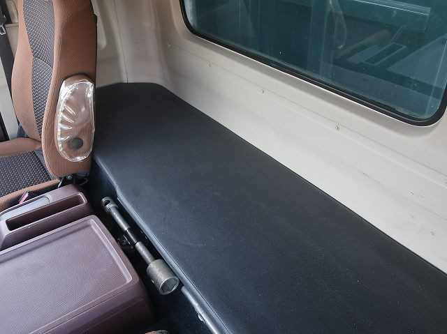 中古トラック 日野ヒアブクレーン付平ボディ ＃23