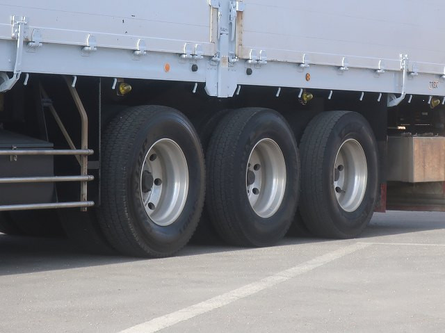 中古トラック トレクスアルミブロック平トレーラー ＃17