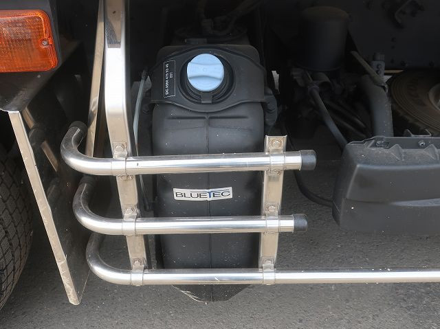 中古トラック 三菱ふそう冷凍バン ＃11