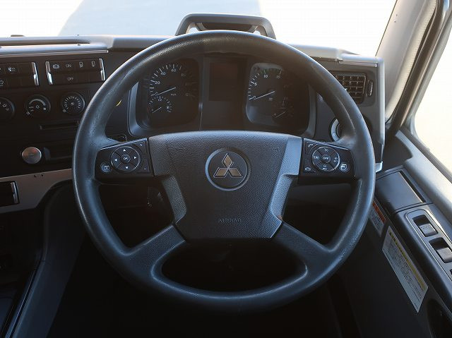 中古トラック 三菱ふそう冷凍バン ＃16