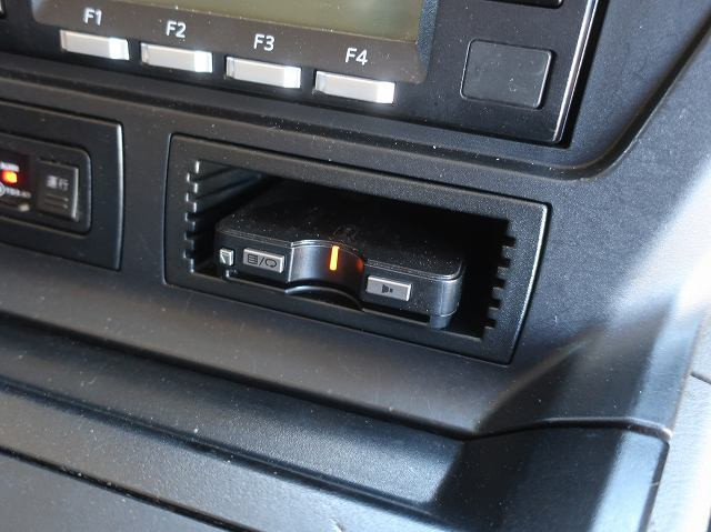 中古トラック 三菱ふそう冷凍バン ＃17