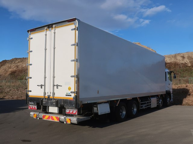 中古トラック 三菱ふそう冷凍バン ＃3