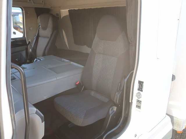 中古トラック 三菱ふそう冷凍バン ＃21