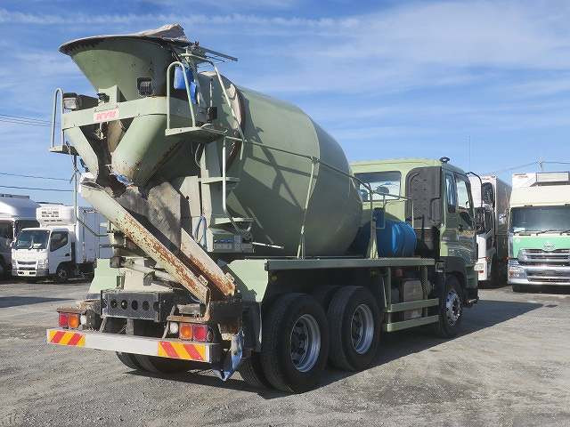 中古トラック いすゞコンクリートミキサー車 ＃3