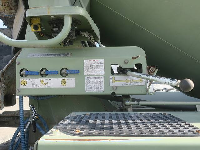 中古トラック いすゞ ギガ 大型コンクリートミキサー車