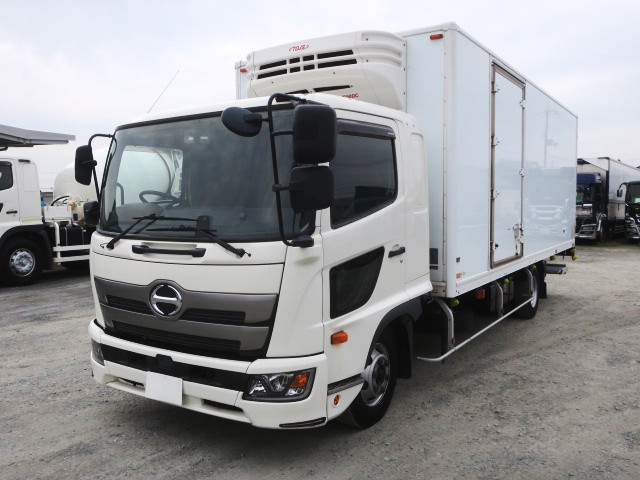 中古トラック 日野 レンジャー 中型冷凍バン