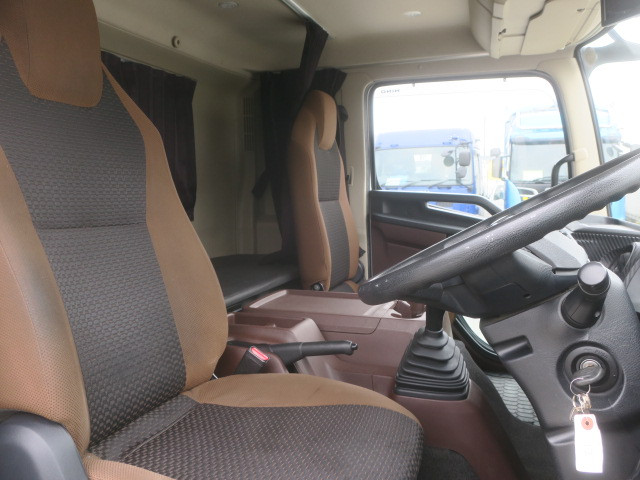 中古トラック 日野冷凍バン ＃11