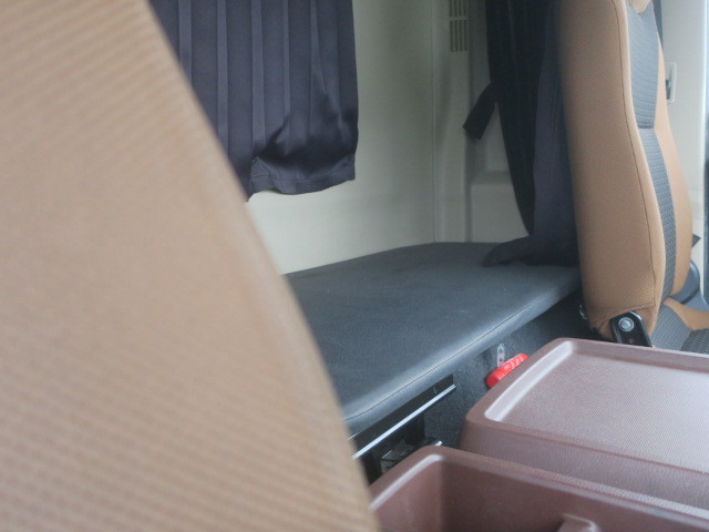 中古トラック 日野冷凍バン ＃23