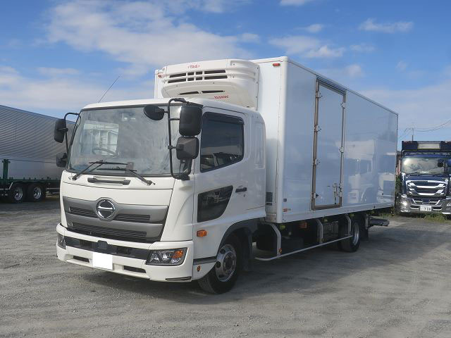 日野　冷凍バン