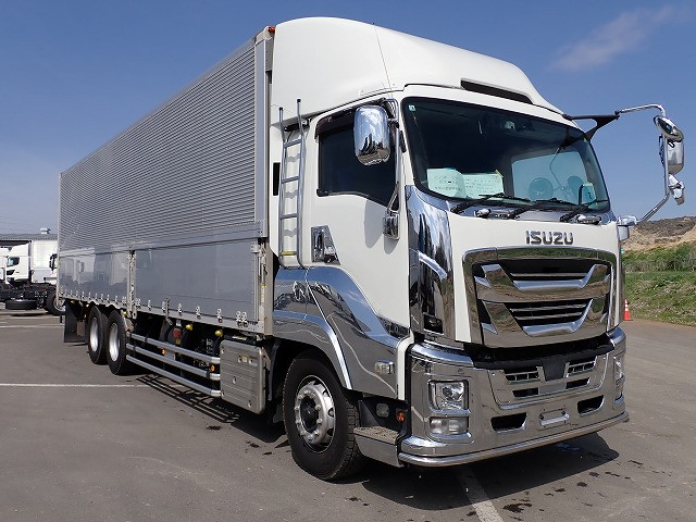 中古トラック いすゞ ギガ 大型アルミウィング