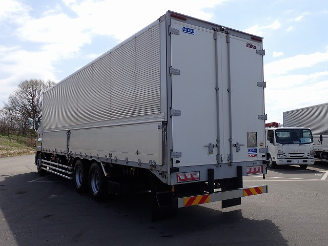 中古トラック いすゞ ギガ 大型アルミウィング