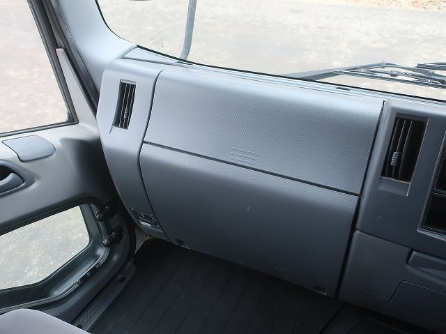 中古トラック いすゞ フォワード 中型平ボディアルミブロック