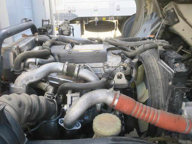 中古トラック いすゞ フォワード 中型アルミウィング