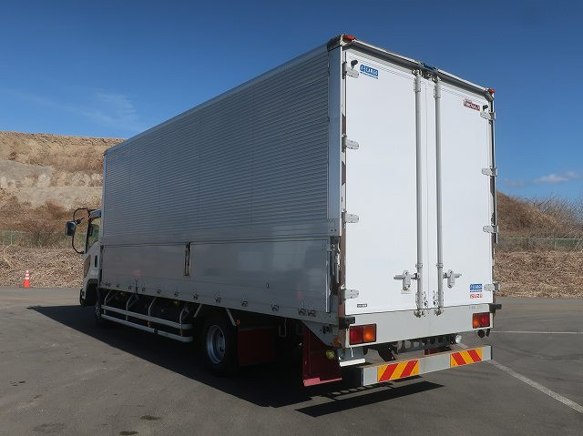 中古トラック いすゞ フォワード 中型アルミウィング