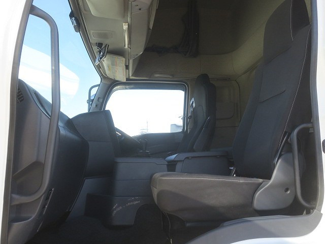 中古トラック いすゞ ギガ 大型アルミウィング