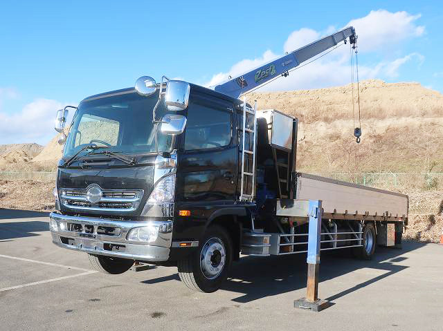 2014 Hino Ranger, 6500mm wide flatbed aluminum block truck with heavy-duty crane, Tadano 4-speed, radio-controlled hook-in, rear air suspension, 260 horsepower