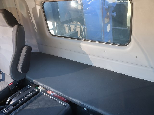 中古トラック 日野 レンジャー 増トンクレーン付平ボディアルミブロック