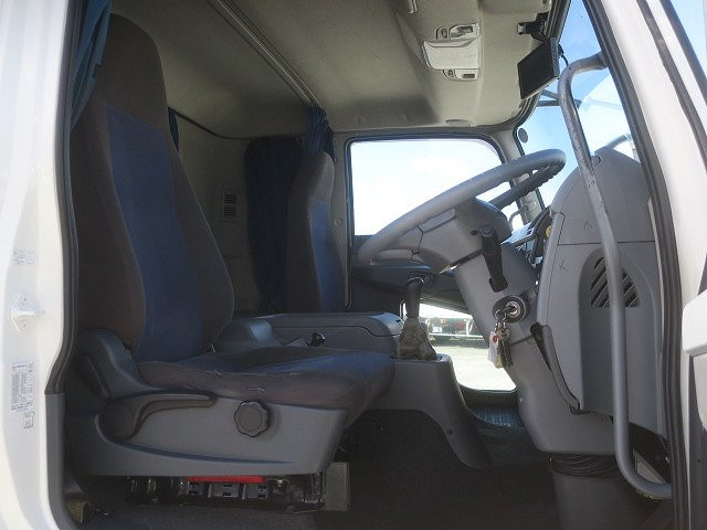 中古トラック 三菱ふそうクレーン付平ボディ ＃15