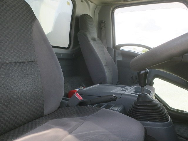 中古トラック いすゞ フォワード 中型アルミウィング