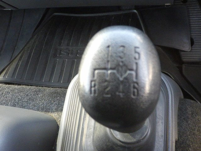 中古トラック いすゞ フォワード 中型クレーン付平ボディ