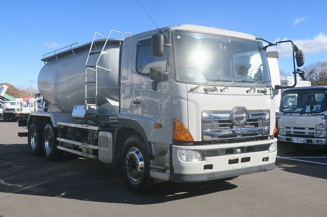 中古トラック 日野粉粒体運搬車 ＃2