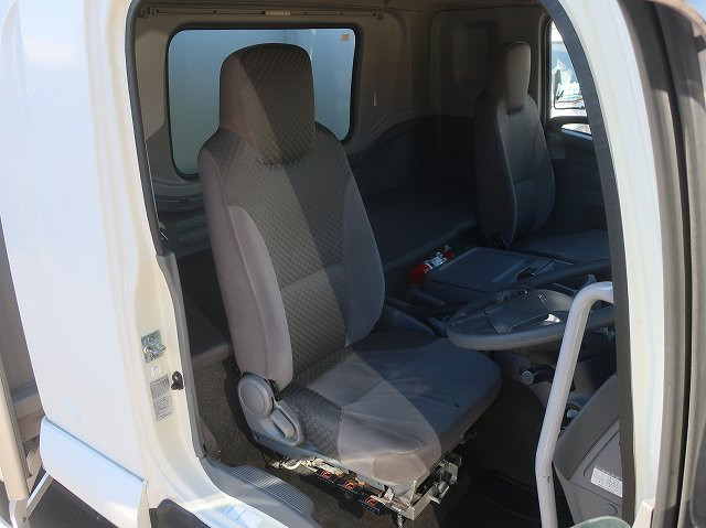 中古トラック いすゞ フォワード 中型アルミウィング