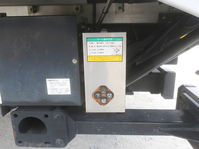 中古トラック  いすゞ フォワード 中型アルミウィング