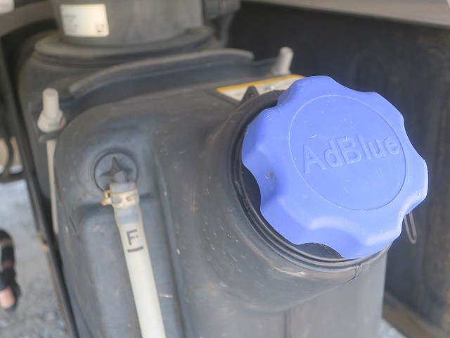 中古トラック いすゞ冷凍バン ＃11