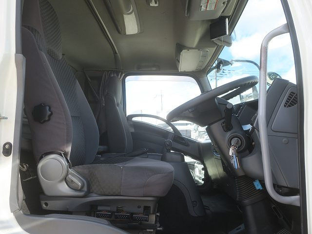 中古トラック いすゞ冷凍バン ＃13