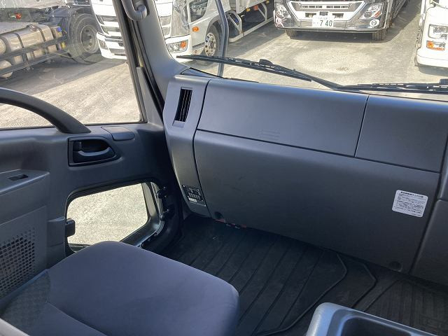 中古トラック いすゞ冷凍バン ＃14