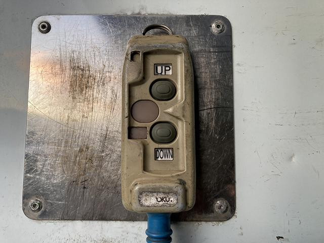 中古トラック いすゞ冷凍バン ＃9